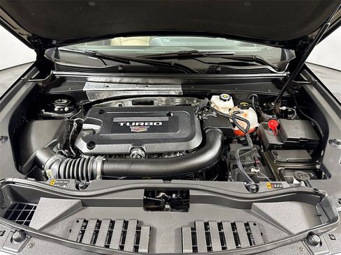 Certified 2025 Cadillac XT4 Premium Luxury image 28