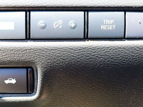 Used 2024 Nissan Sentra SV FWD image 41