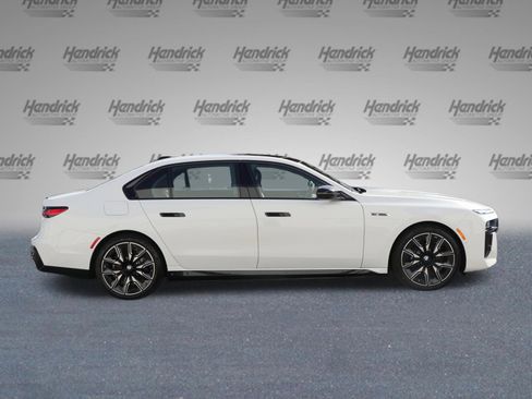 Used 2025 BMW i7 M70 w/ Executive Package AWD/4WD image 9