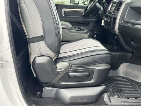 Used 2017 RAM 2500 Tradesman w/ Chrome Appearance Group image 16