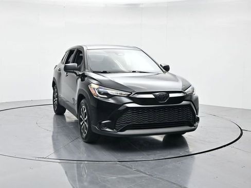 Used 2023 Toyota Corolla Cross S image 5