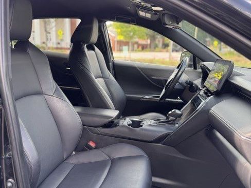 Used 2023 Toyota Venza XLE image 20