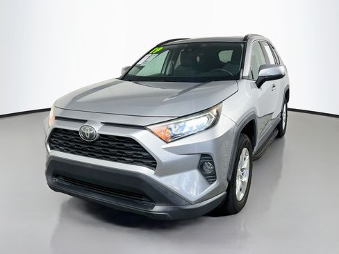 Used 2019 Toyota RAV4 XLE w/ Convenience Package FWD image 10