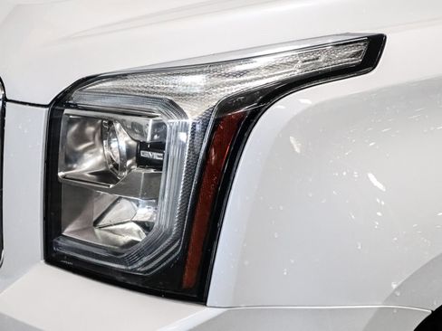 Used 2016 GMC Yukon XL Denali AWD/4WD image 15