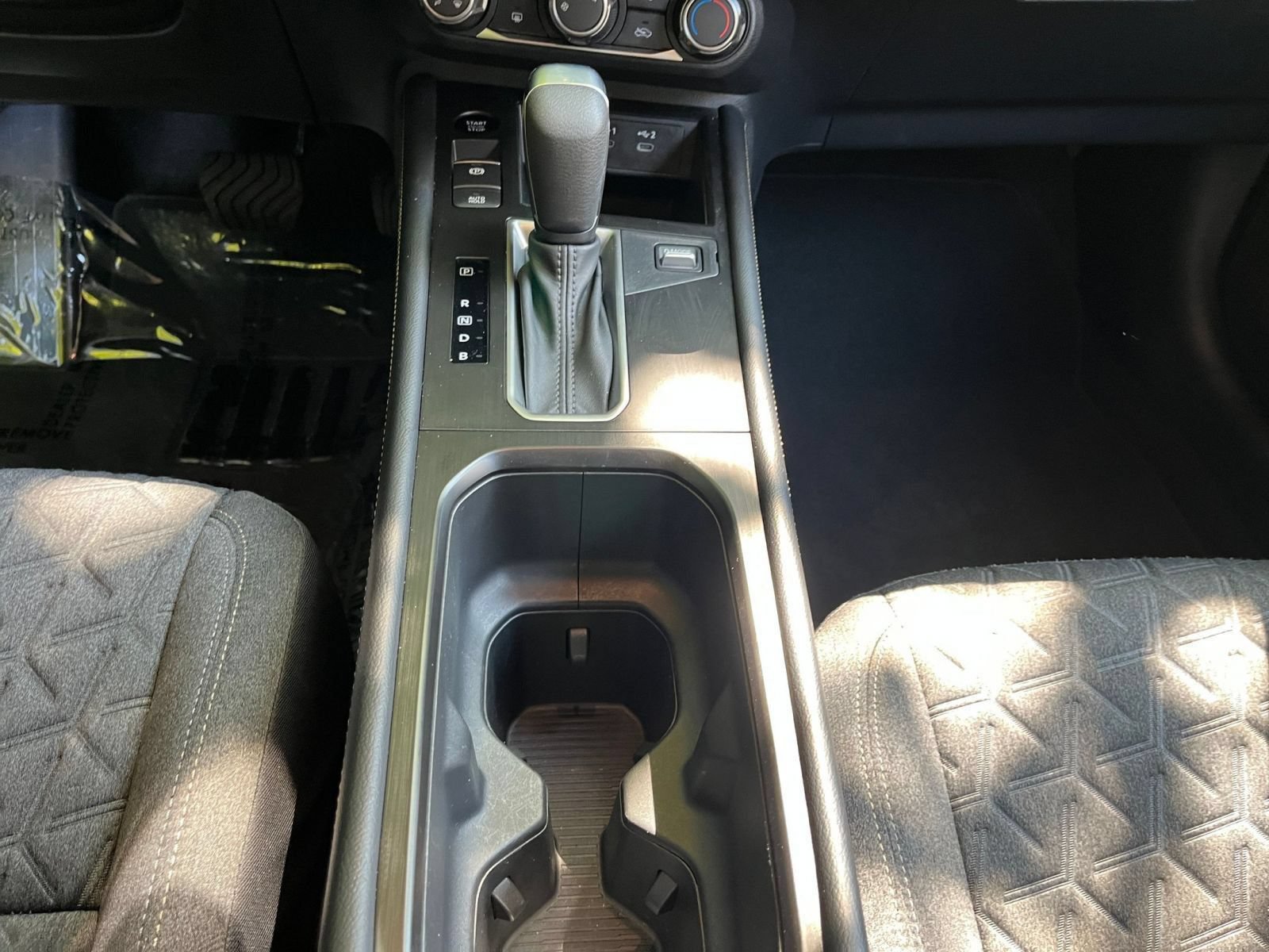 Used 2025 Nissan Kicks SV AWD/4WD image 42