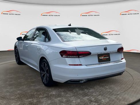 Used 2022 Volkswagen Passat 2.0T SE FWD image 8