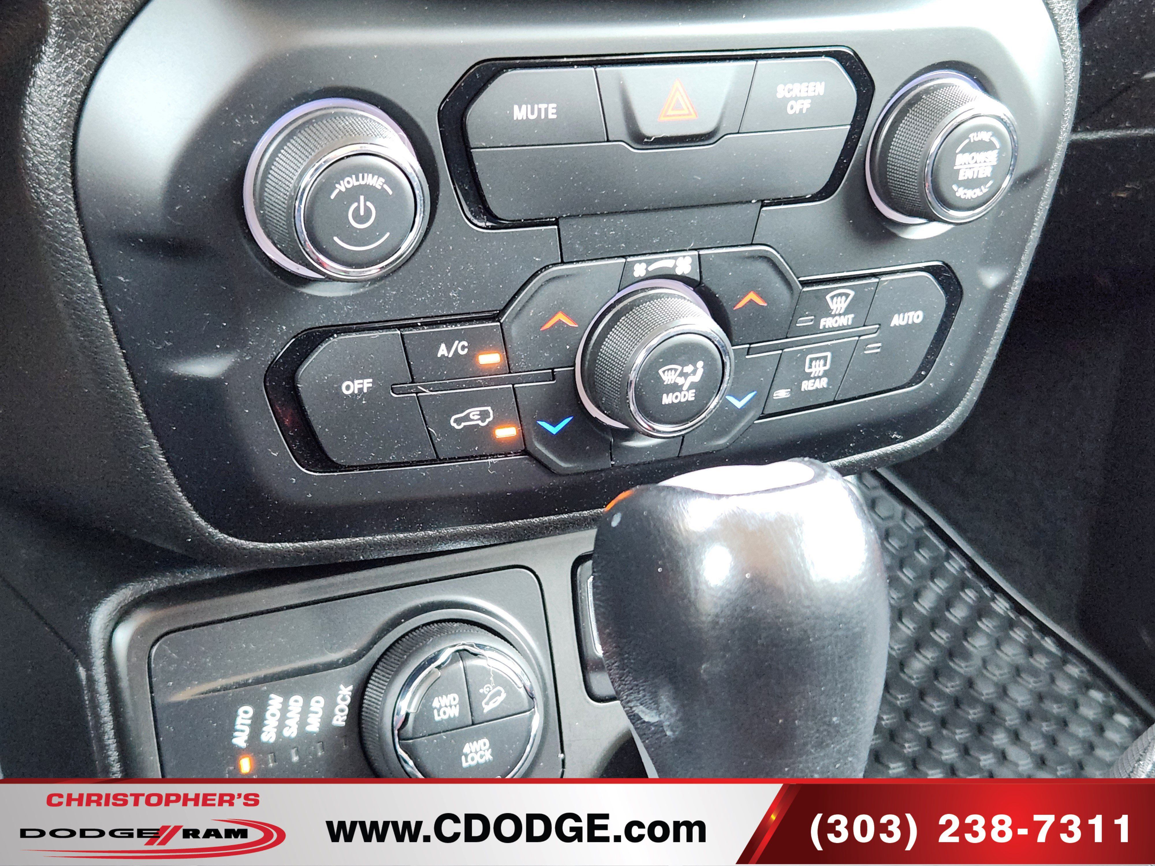 Used 2018 Jeep Renegade Trailhawk AWD/4WD image 26