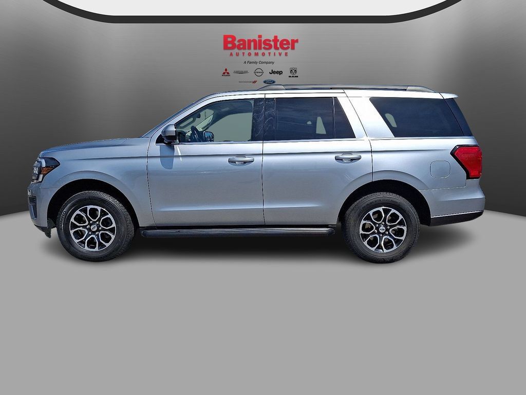 Used 2024 Ford Expedition XLT AWD/4WD image 7