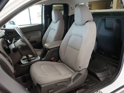 Used 2020 Chevrolet Colorado W/T RWD image 2