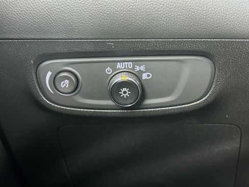 Used 2025 Buick Encore GX Preferred AWD/4WD image 16
