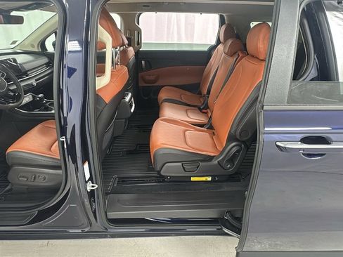 New 2026 Kia Carnival EX FWD image 15