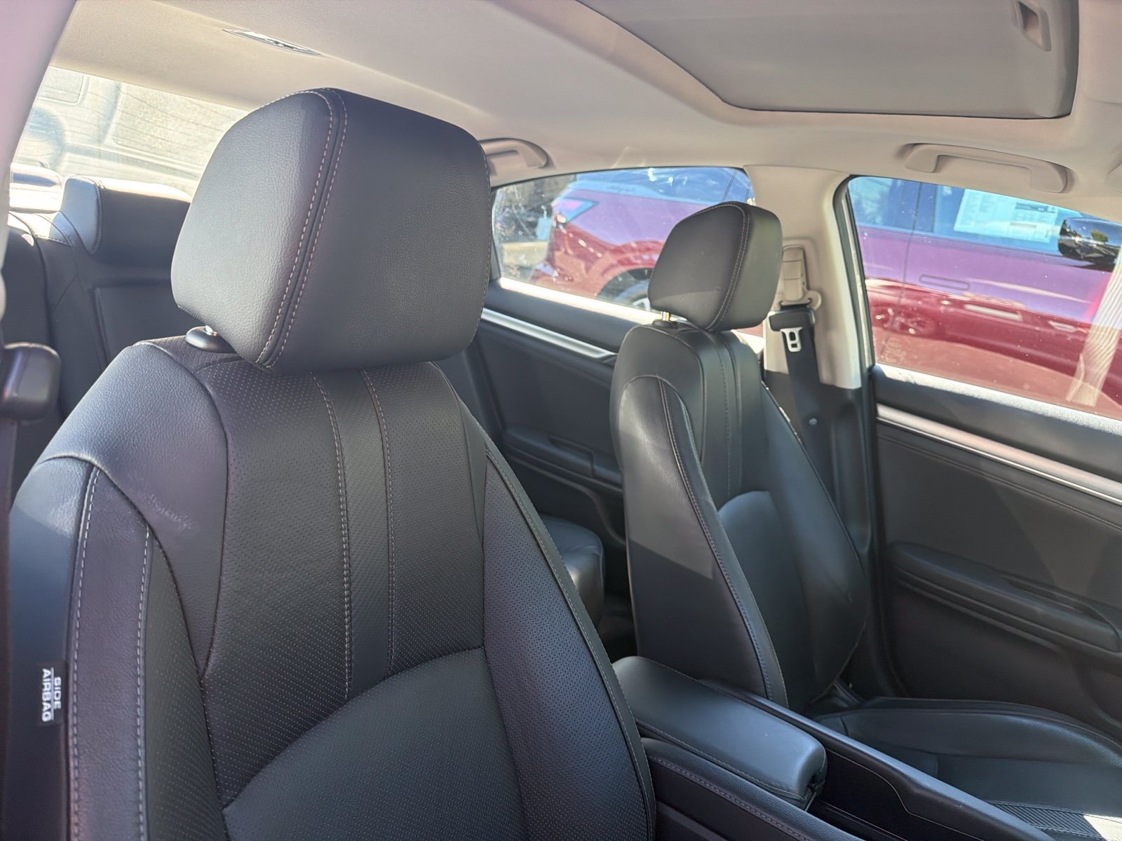 Used 2016 Honda Civic Touring image 4