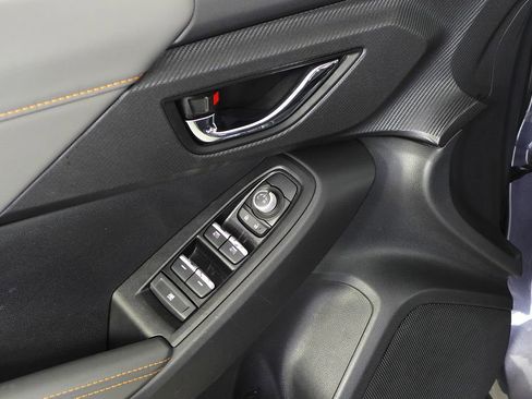 Certified 2025 Subaru Crosstrek 2.5i Limited w/ Crosstrek Mirror Package image 12