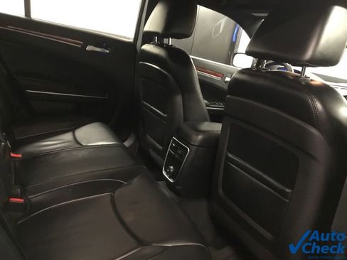 Used 2013 Chrysler 300 AWD w/ Driver Convenience Group image 33