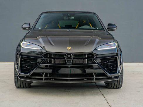 Used 2025 Lamborghini Urus SE AWD/4WD image 4