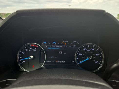 Used 2019 Ford F450 Platinum w/ Platinum Ultimate Package AWD/4WD image 33
