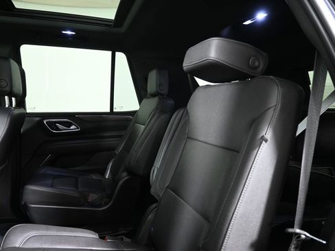 Used 2022 Chevrolet Tahoe LT w/ LT Signature Plus Package image 4