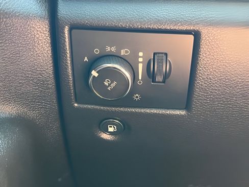 Used 2021 Jeep Grand Cherokee Laredo X AWD/4WD image 17
