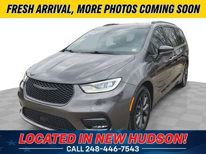 Used 2021 Chrysler Pacifica Touring w/ S Appearance Package
