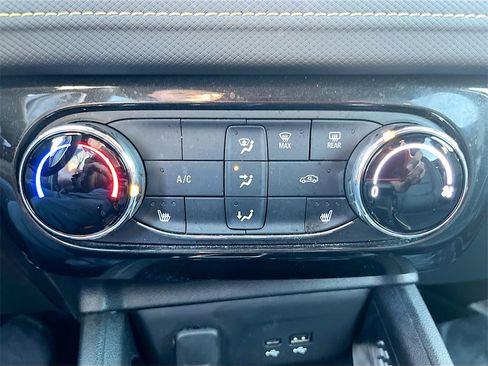 Used 2024 Chevrolet TrailBlazer ACTIV w/ Driver Confidence Package image 15