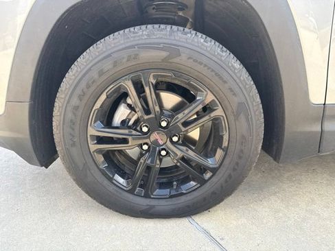 Used 2023 GMC Terrain AT4 AWD/4WD image 4