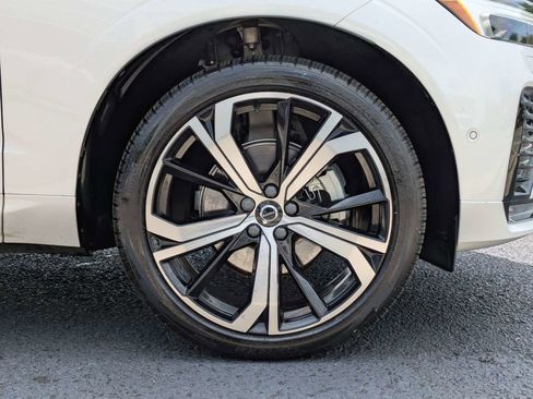 Used 2024 Volvo XC60 B5 Ultimate w/ Protection Package Premier AWD/4WD image 11
