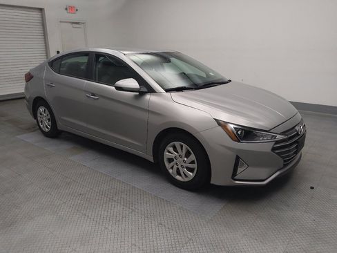 Used 2020 Hyundai Elantra SE FWD image 11