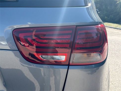 Used 2020 Kia Sorento L image 10