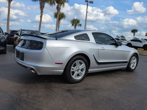 Used 2014 Ford Mustang Coupe image 4