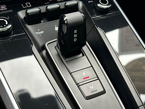 Certified 2022 Porsche 911 Carrera image 21