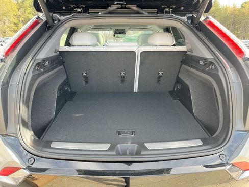 New 2025 Cadillac Optiq Sport 2 w/ LPO, Floor Liner Package AWD/4WD image 27