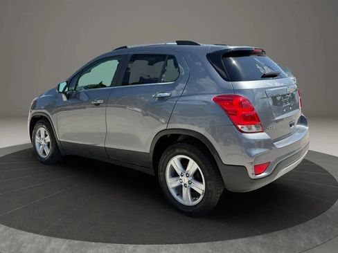 Used 2020 Chevrolet Trax LT w/ LT Convenience Package FWD image 4