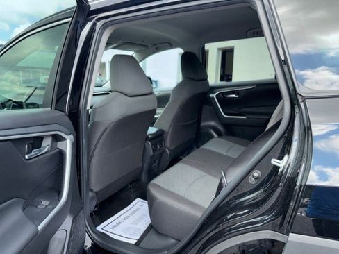 Used 2024 Toyota RAV4 XLE FWD image 35