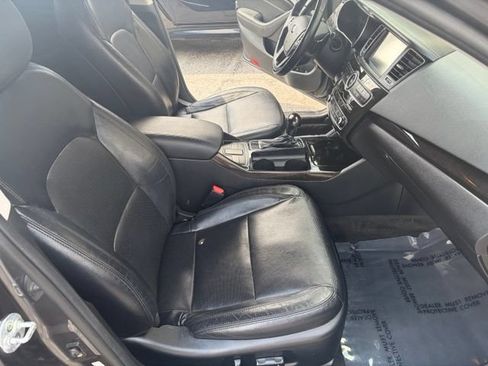 Used 2016 Kia Cadenza Premium FWD image 36