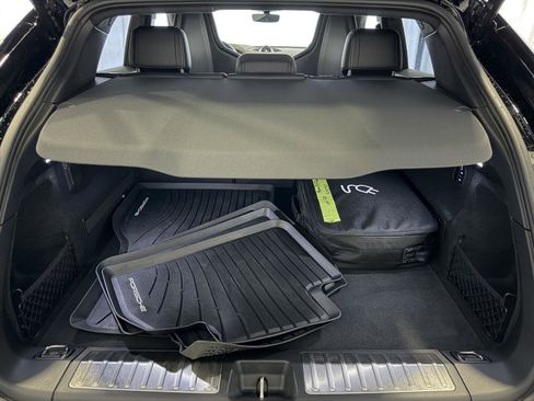 Certified 2025 Porsche Macan Turbo Electric image 28