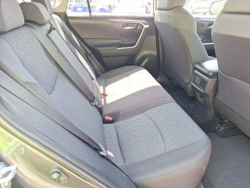 Used 2025 Toyota RAV4 XLE FWD image 30