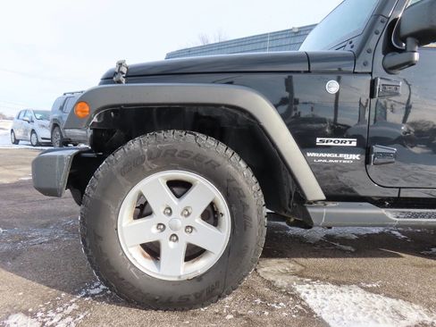 Used 2018 Jeep Wrangler Unlimited Sport S AWD/4WD image 29