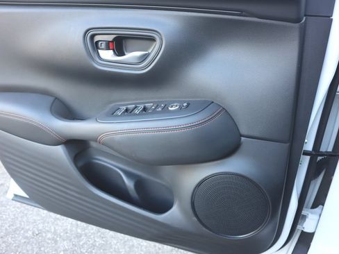 Used 2025 Honda HR-V Sport image 17