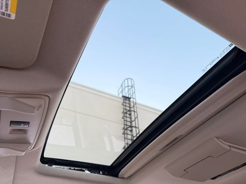 Used 2016 Cadillac Escalade Premium image 13