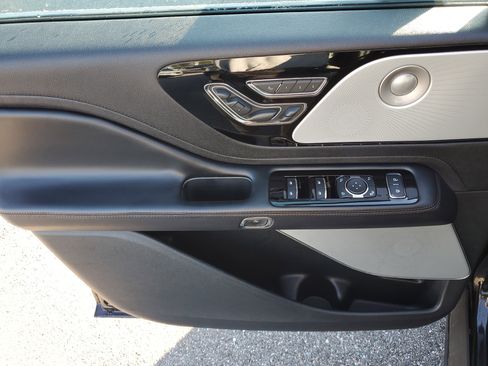 Used 2022 Lincoln Aviator Reserve w/ Equipment Group 201A image 21