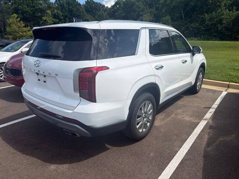 Used 2025 Hyundai Palisade SEL FWD image 4