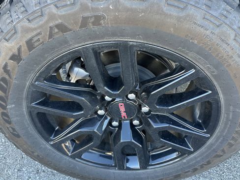 Used 2024 GMC Sierra 1500 Elevation w/ Elevation Premium Package image 14