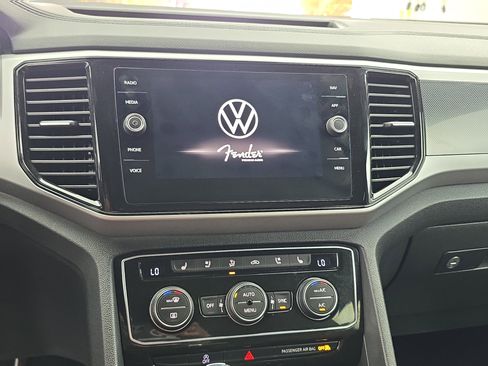 Used 2021 Volkswagen Atlas Cross Sport SEL Premium image 20