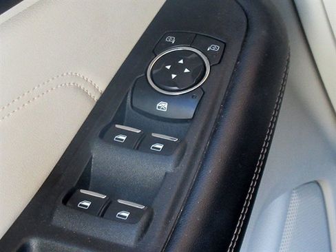 Used 2022 Ford Edge Titanium AWD/4WD image 28