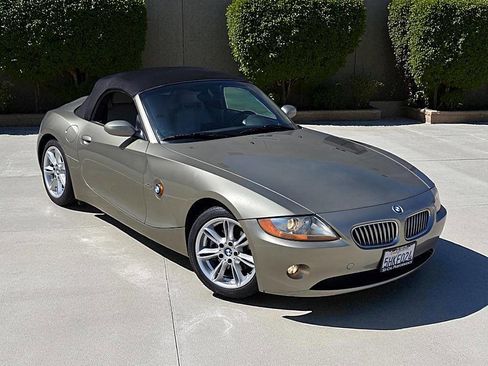 Used 2004 BMW Z4 3.0i image 8