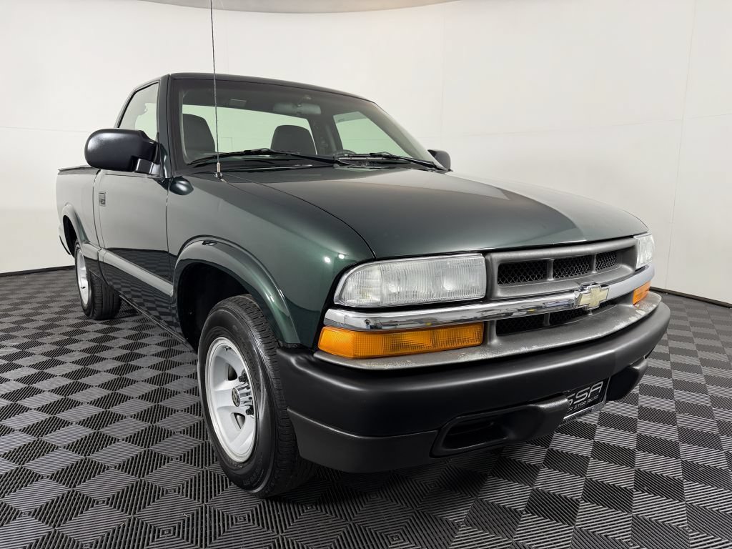 Used 2003 Chevrolet S10 Pickup 2WD Regular Cab image 3