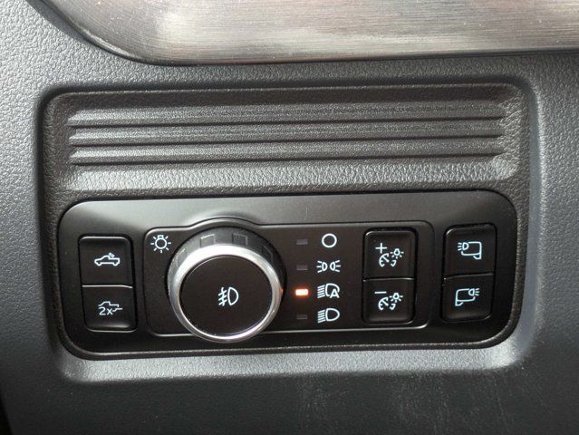 Used 2025 Ford F250 Lariat w/ Black Appearance Package AWD/4WD image 24