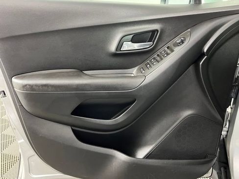Used 2016 Chevrolet Trax LS w/ LPO, Protection Package FWD image 14