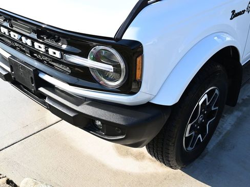 Used 2024 Ford Bronco Outer Banks image 10