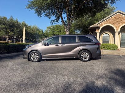 Used 2021 Toyota Sienna XLE